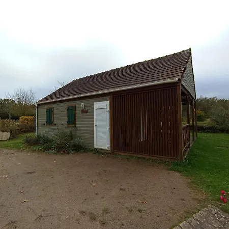 Les Maisonnettes Du Lac - Base De Loisirs Lavare Exterior photo