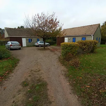 Les Maisonnettes Du Lac - Base De Loisirs Lavare Exterior photo