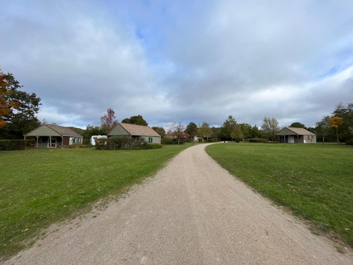 Les Maisonnettes Du - Base De Loisirs * Lavare