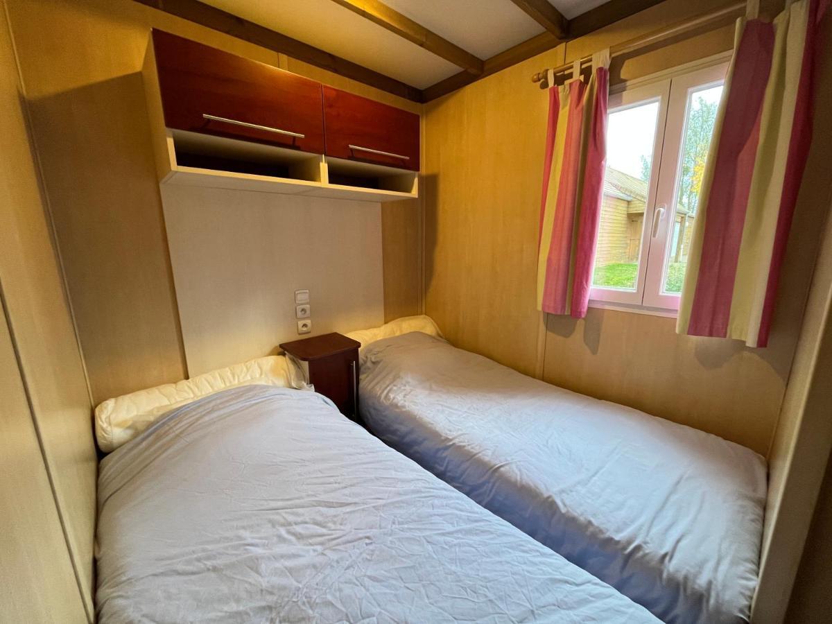 Les Maisonnettes Du - Base De Loisirs Camping Lavare