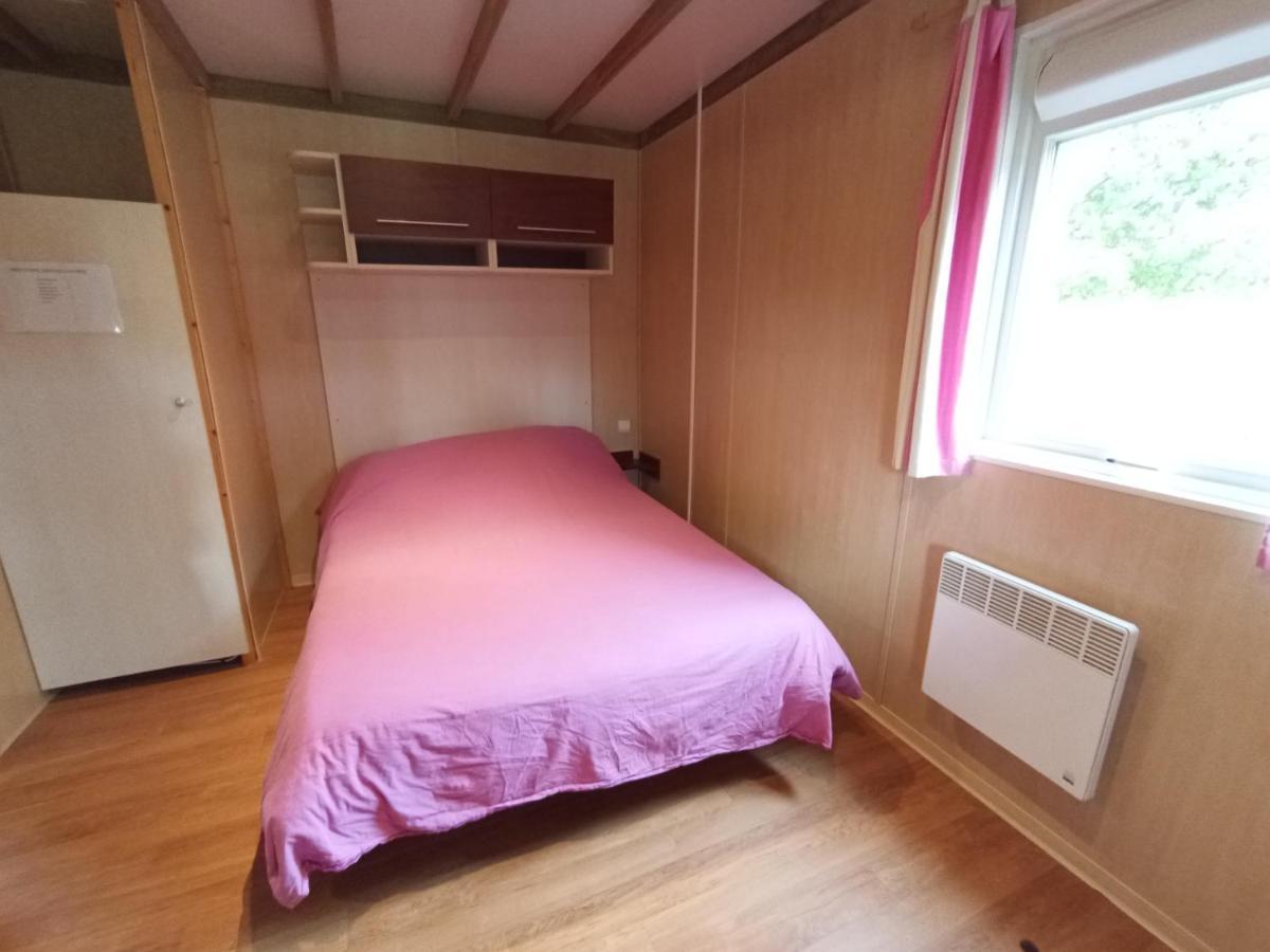 Les Maisonnettes Du - Base De Loisirs * Lavare