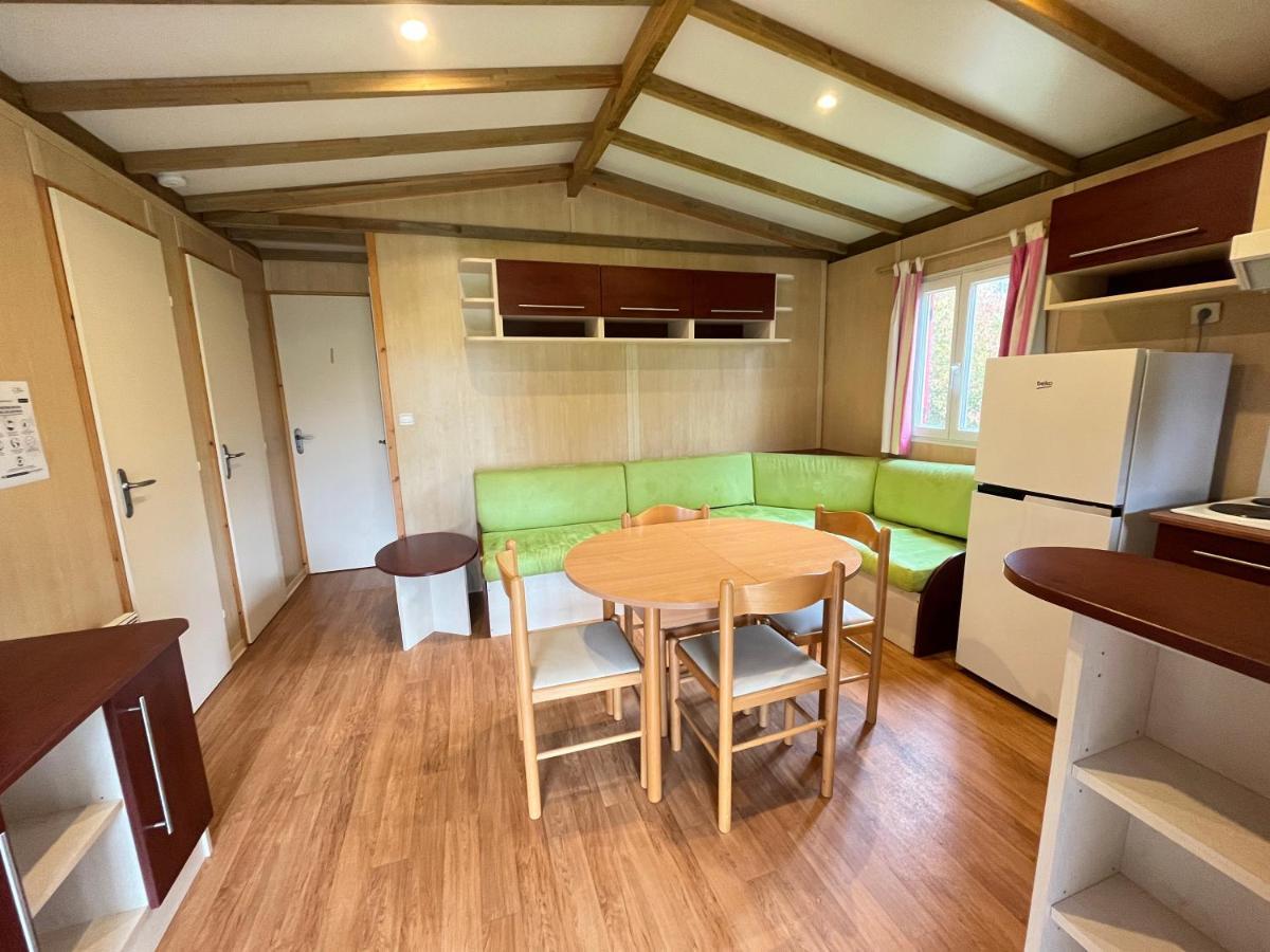 Les Maisonnettes Du - Base De Loisirs Campsite Lavare