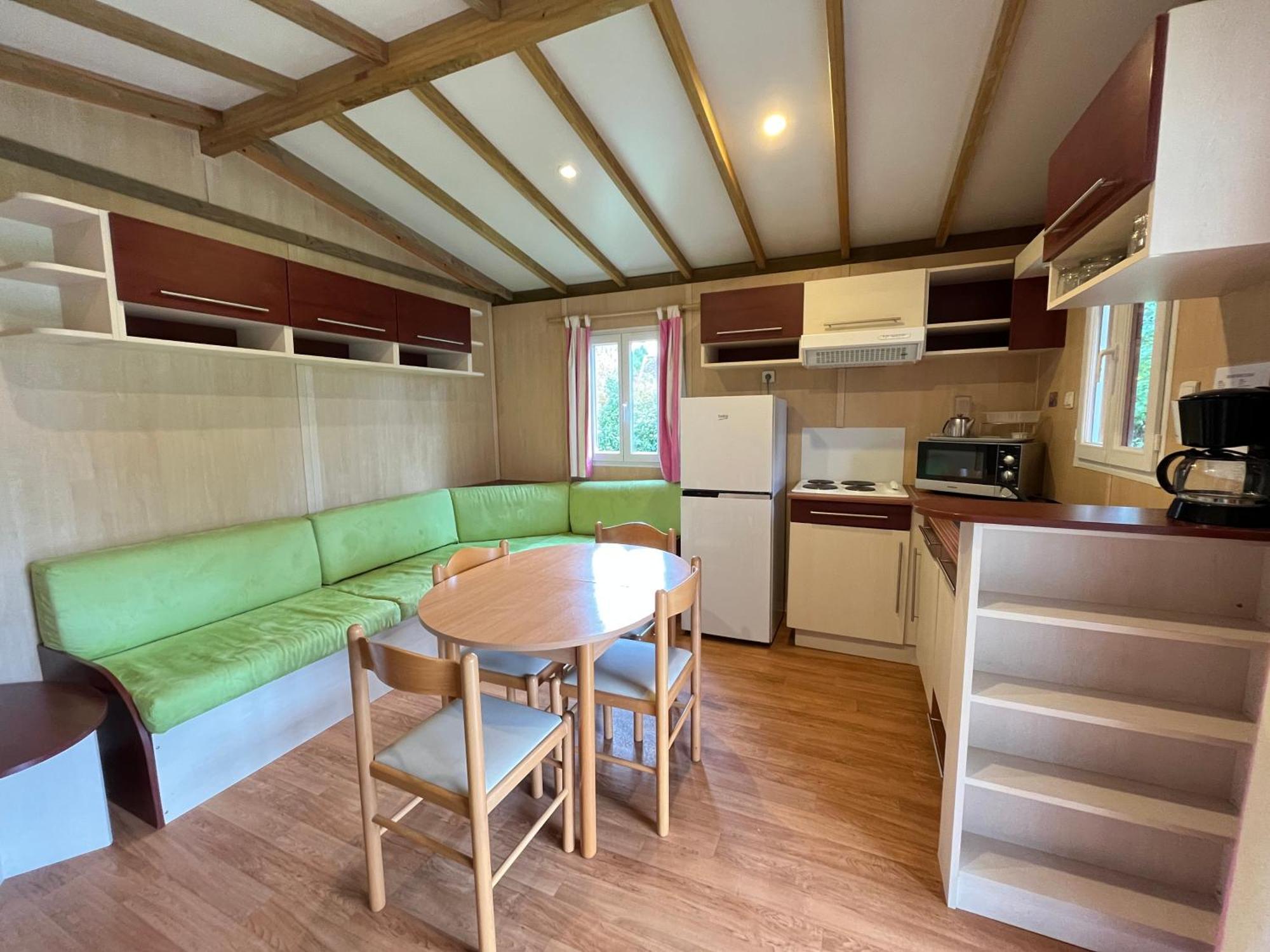 Campsite Les Maisonnettes Du - Base De Loisirs *